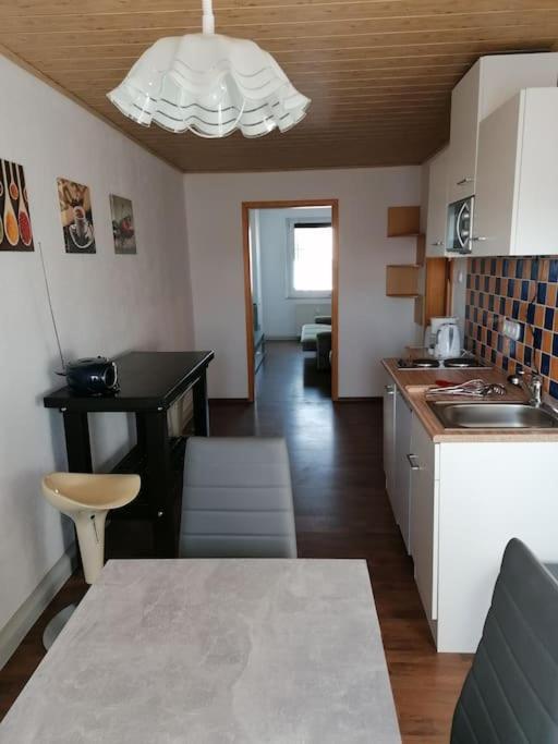 Kleine Wohnung Fuer Monteure Und Dienstreisen Zwickau Zewnętrze zdjęcie