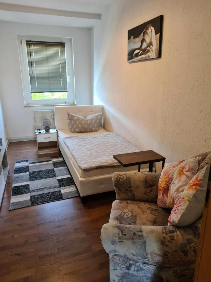 Kleine Wohnung Fuer Monteure Und Dienstreisen Zwickau Zewnętrze zdjęcie